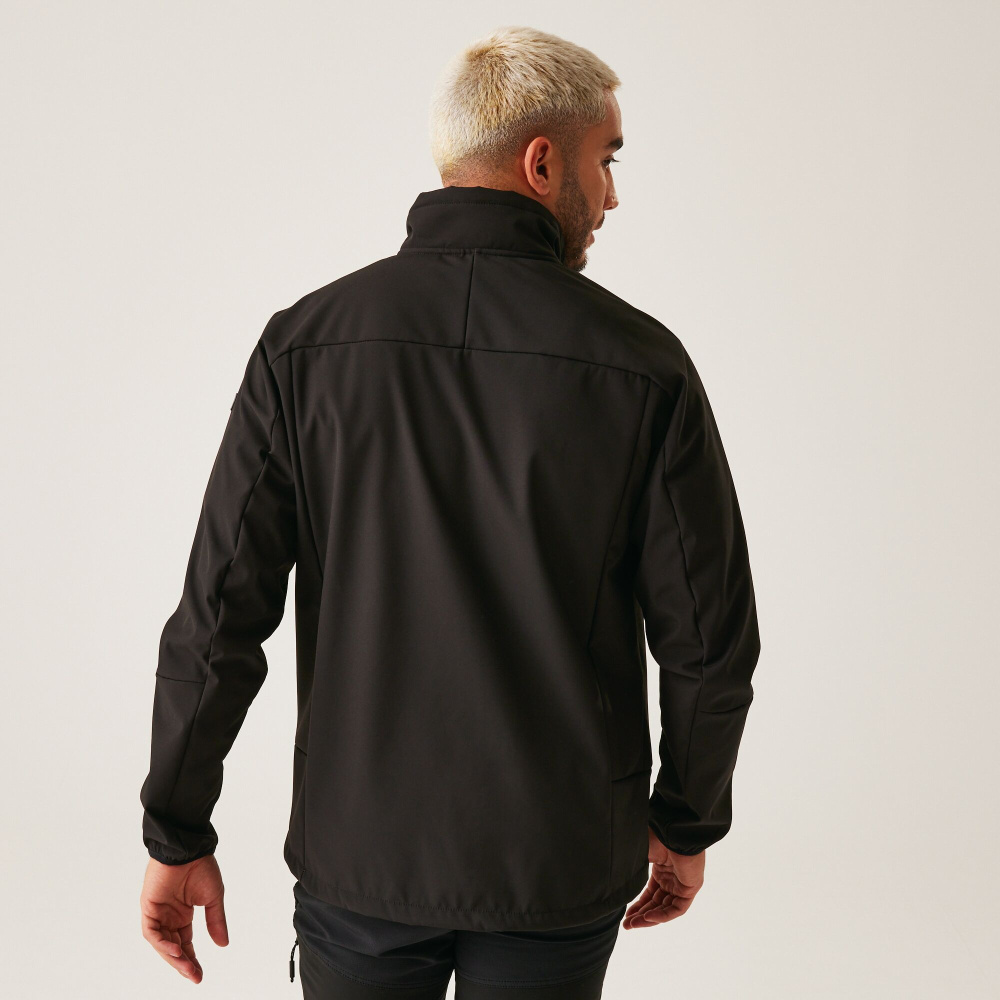 detail REGATTA Moutdale schwarze Herren Softshell-Outdoorjacke, Wassersäule 15.000 mm