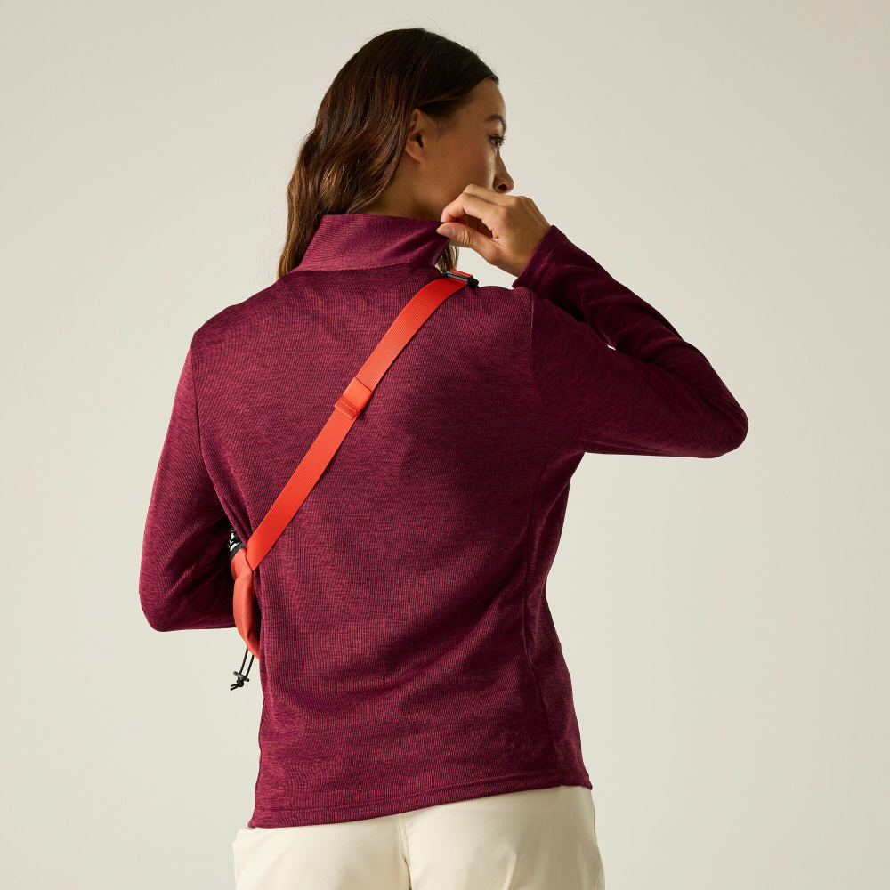 detail DARE2B Torrek II bordeauxrote Damen Outdoor-Mikina, bequem und funktional