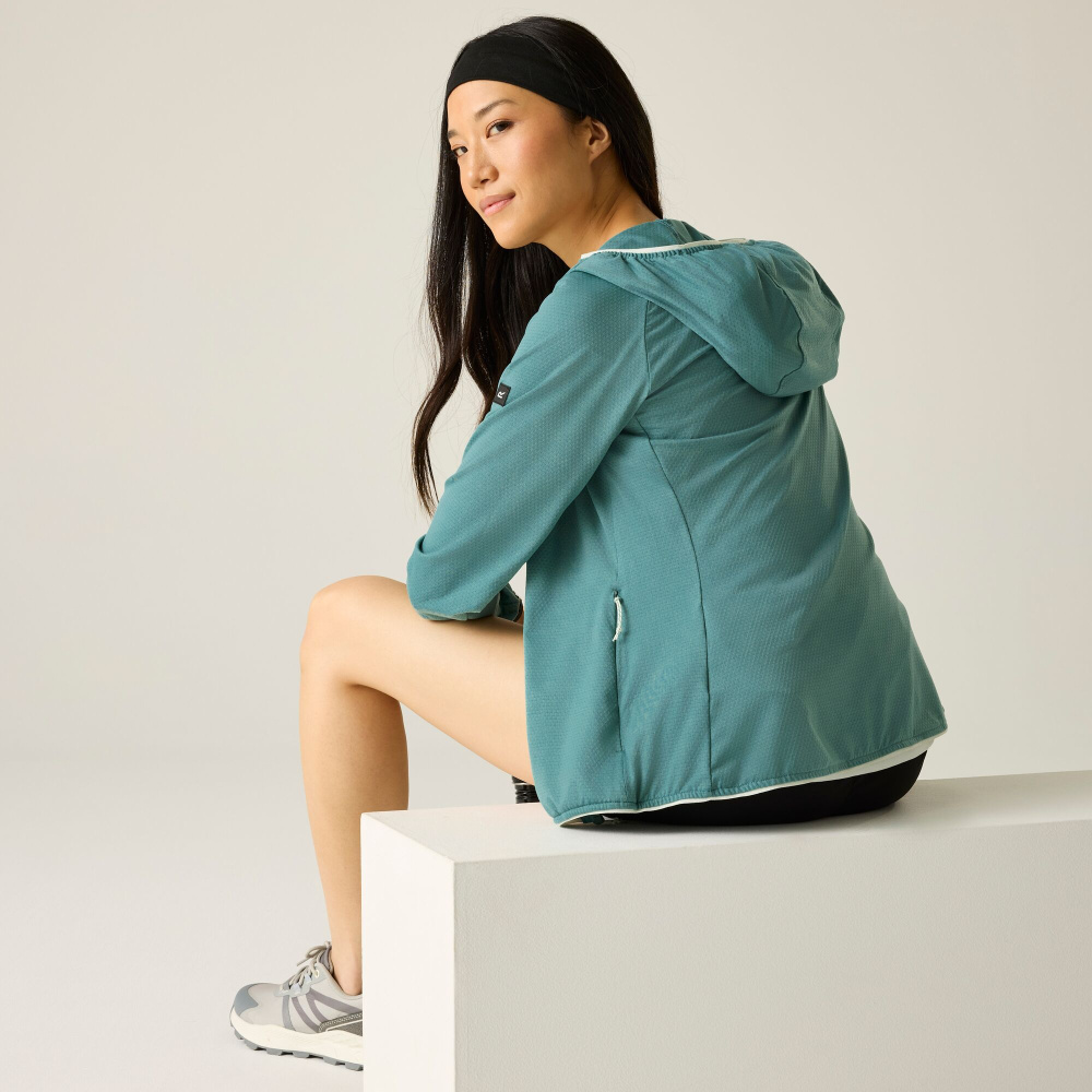 detail REGATTA Huntdale grüne Damen-Outdoor-Funktionsjacke, mehr Tragekomfort