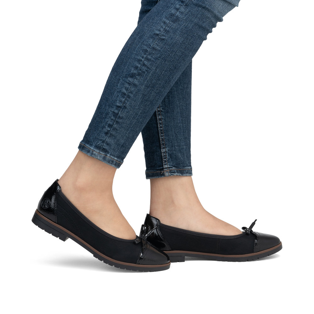 detail RIEKER 45358-00 schwarze moderne Damen-Ballerinas, passend zu jedem Outfit