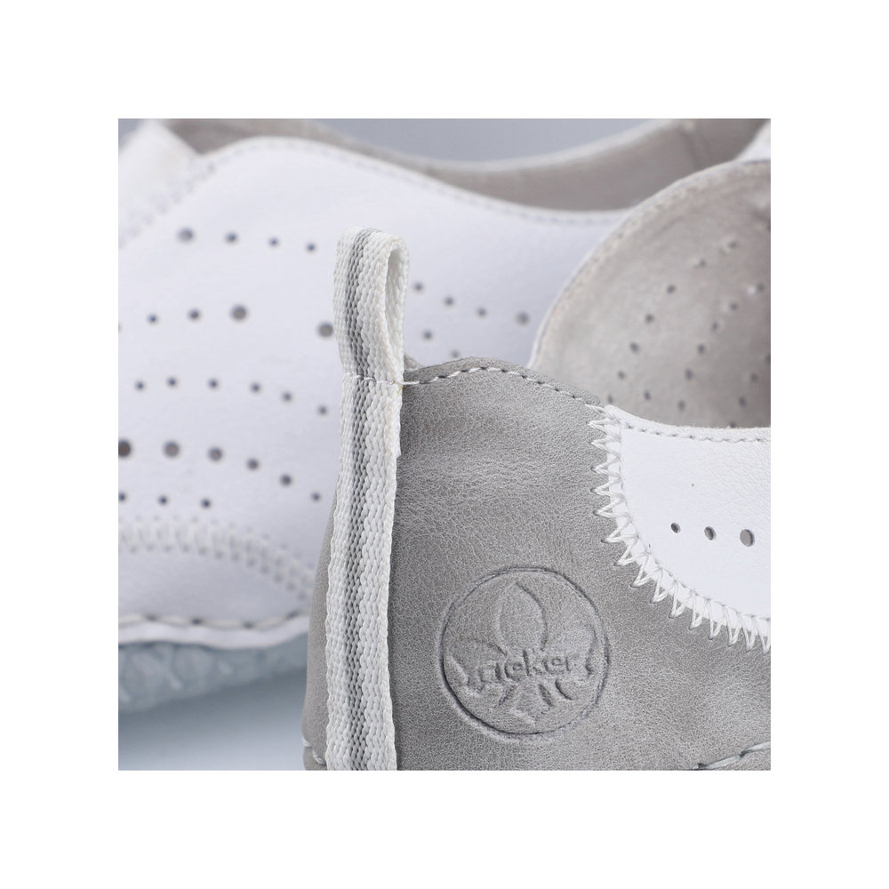 detail RIEKER 43663-80 weiße Damen Leder-Sommermokassins, bequem und atmungsaktiv