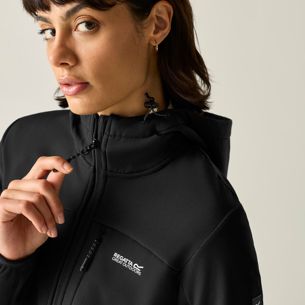 detail REGATTA Ossek schwarze Damen Leicht Softshelljacke mit Kapuze, ganzjährig, WR