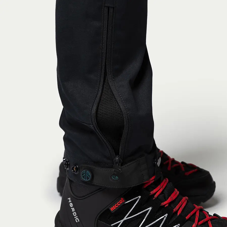 detail Hose Beyond Nordic Sweden Onyx Teflon EcoElite®