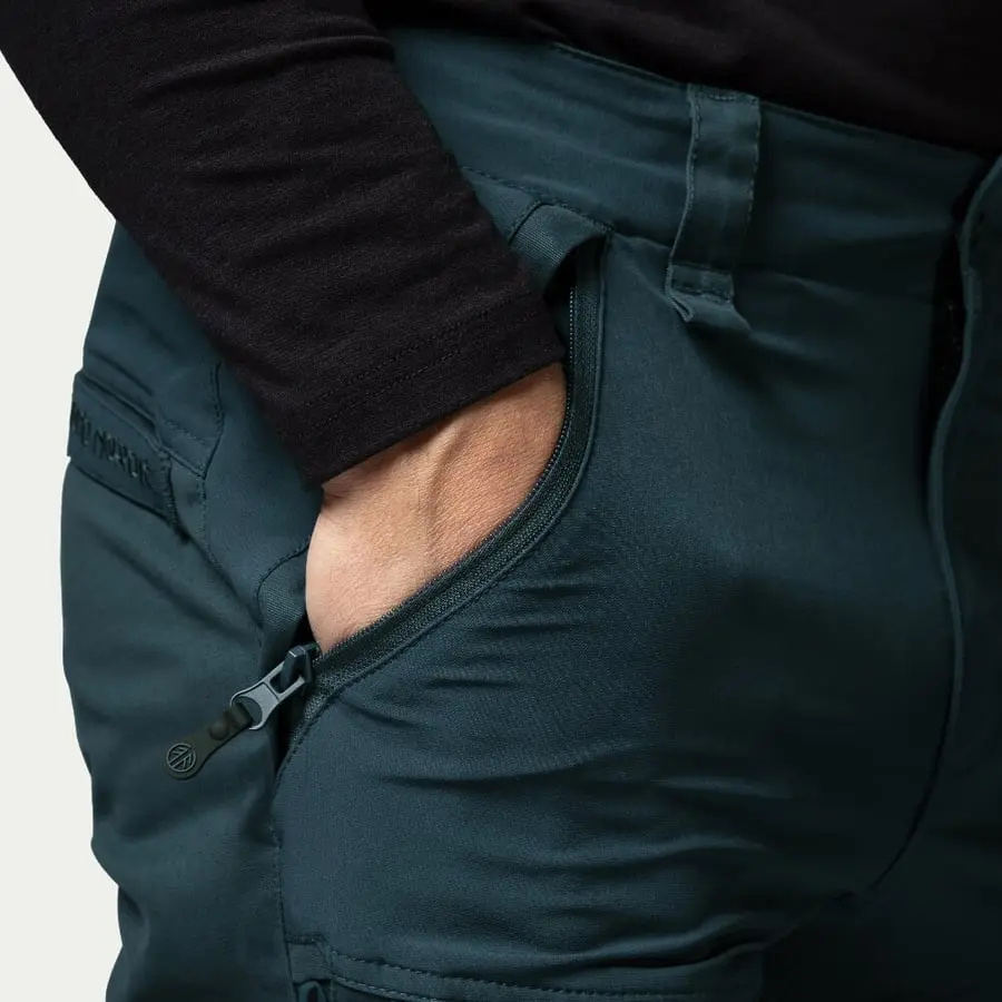 detail Beyond Nordic Sweden leichte und atmungsaktive blaue Herren Outdoorhose + Recco