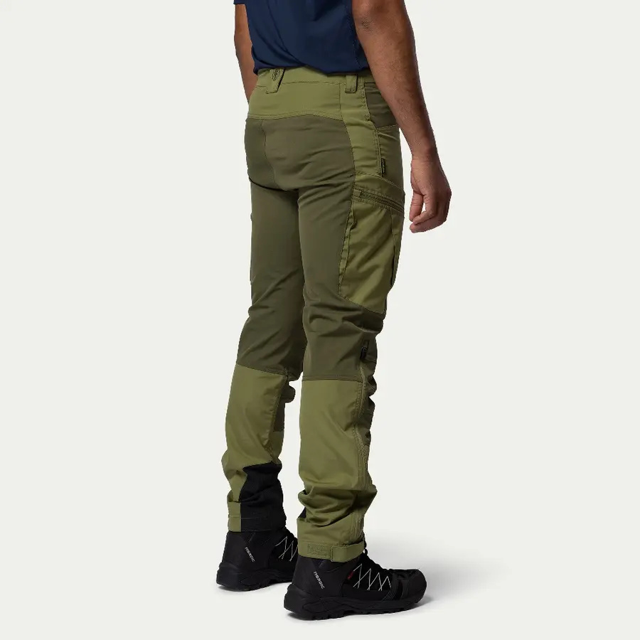 detail Beyond Nordic Sweden grüne Herren Outdoorhose stretch bequem wasserabweisend