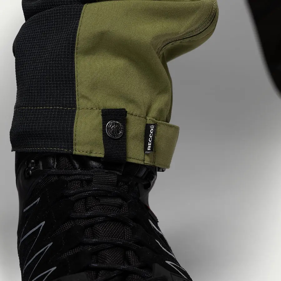 detail Beyond Nordic Sweden grüne Herren Outdoorhose stretch bequem wasserabweisend