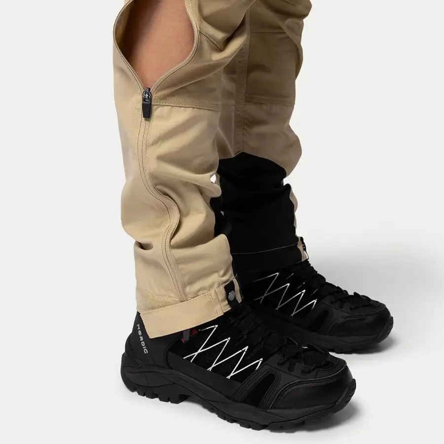 detail Beyond Nordic Sweden beige Damen Outdoorhose stretch bequem wasserabweisend