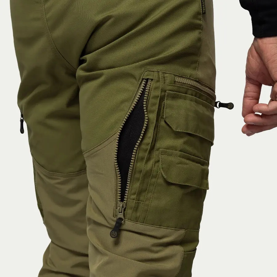 detail Beyond Nordic Sweden grüne Herren Outdoorhose stretch bequem wasserabweisend