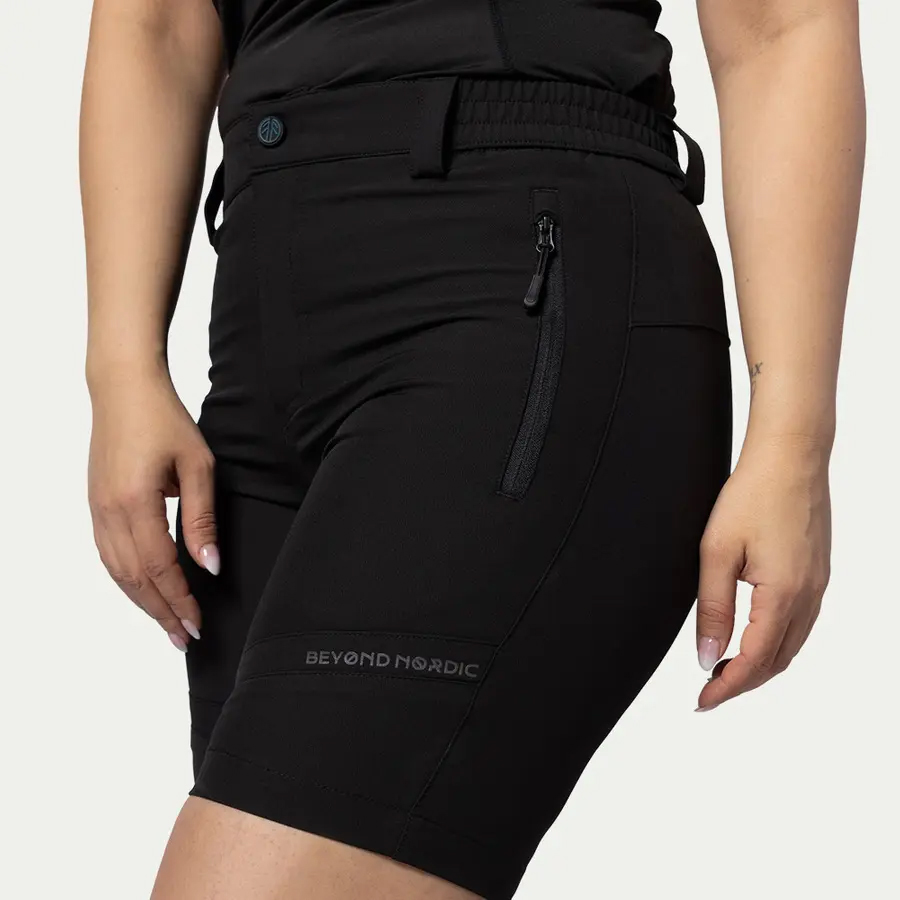 detail Beyond Nordic Sweden Terraflex™ quick-dry Damen-Shorts