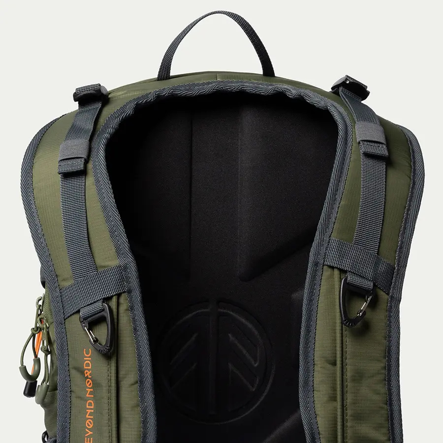 detail Beyond Nordic Sweden BN503 olivgrüner Herren Outdoor Rucksack 20L