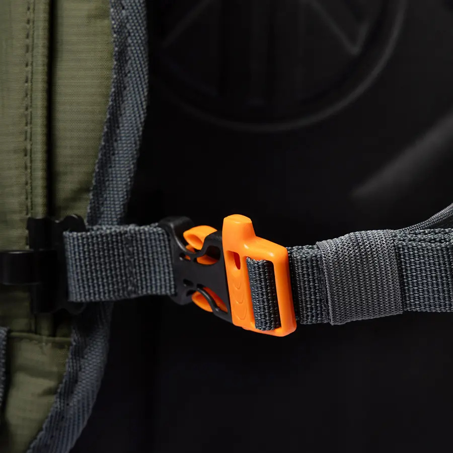 detail Beyond Nordic Sweden BN503 olivgrüner Herren Outdoor Rucksack 20L