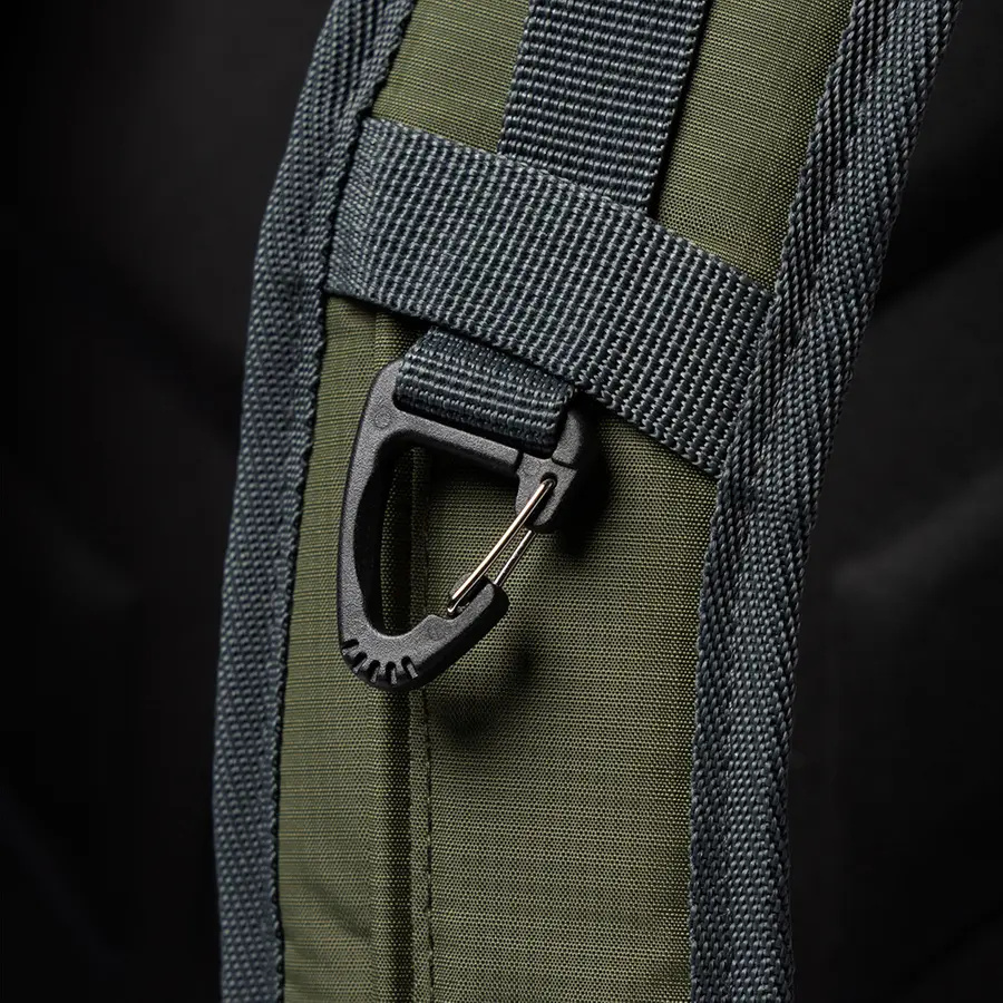 detail Beyond Nordic Sweden BN503 olivgrüner Herren Outdoor Rucksack 20L